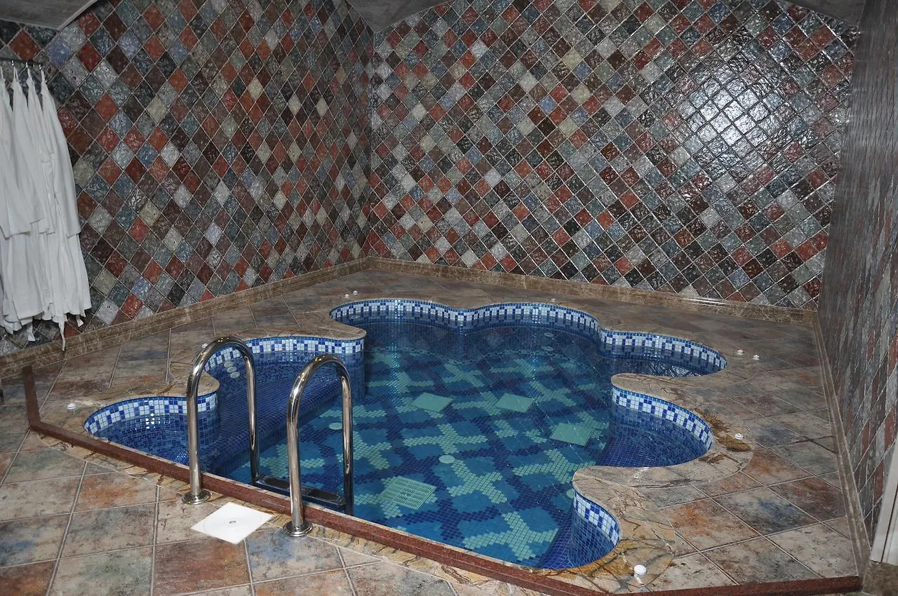 Joyy Hotel & Spa Bakoe 4*,
